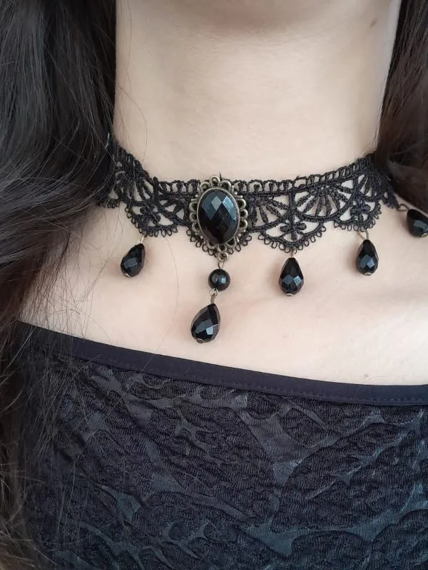 Lace Noir